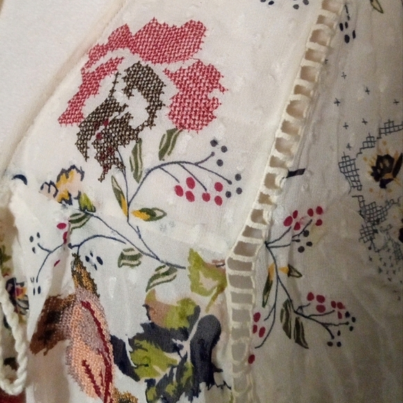 Zara Woman Floral Boho Style Needlepoint Tassel Tie Front Blouse Size Medium - Picture 10 of 10